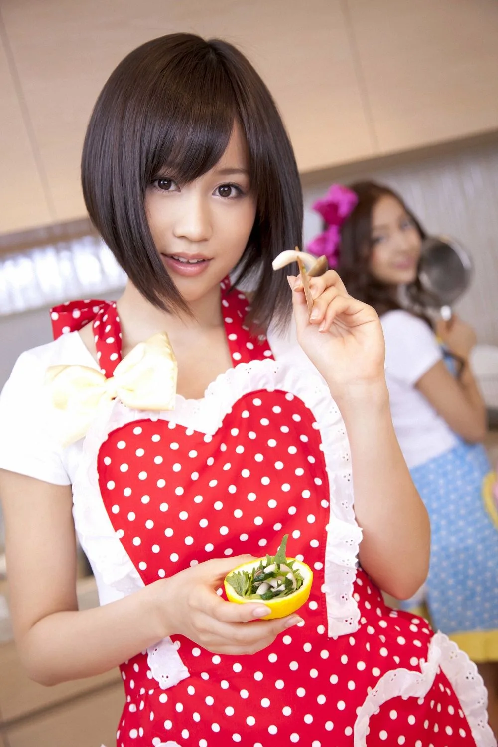 [YS Web] Vol.401 Itano Tomomi và Maeda Atsuko "あっちゃん ともちん、ふたりで" ảnh - 11