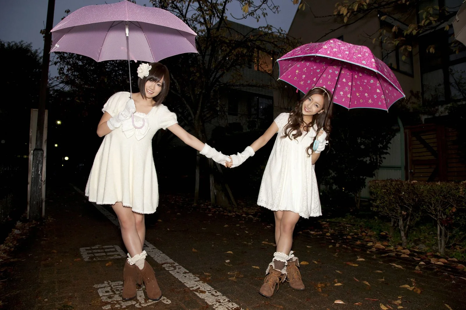 [YS Web] Vol.401 Itano Tomomi và Maeda Atsuko "あっちゃん ともちん、ふたりで" ảnh - 16