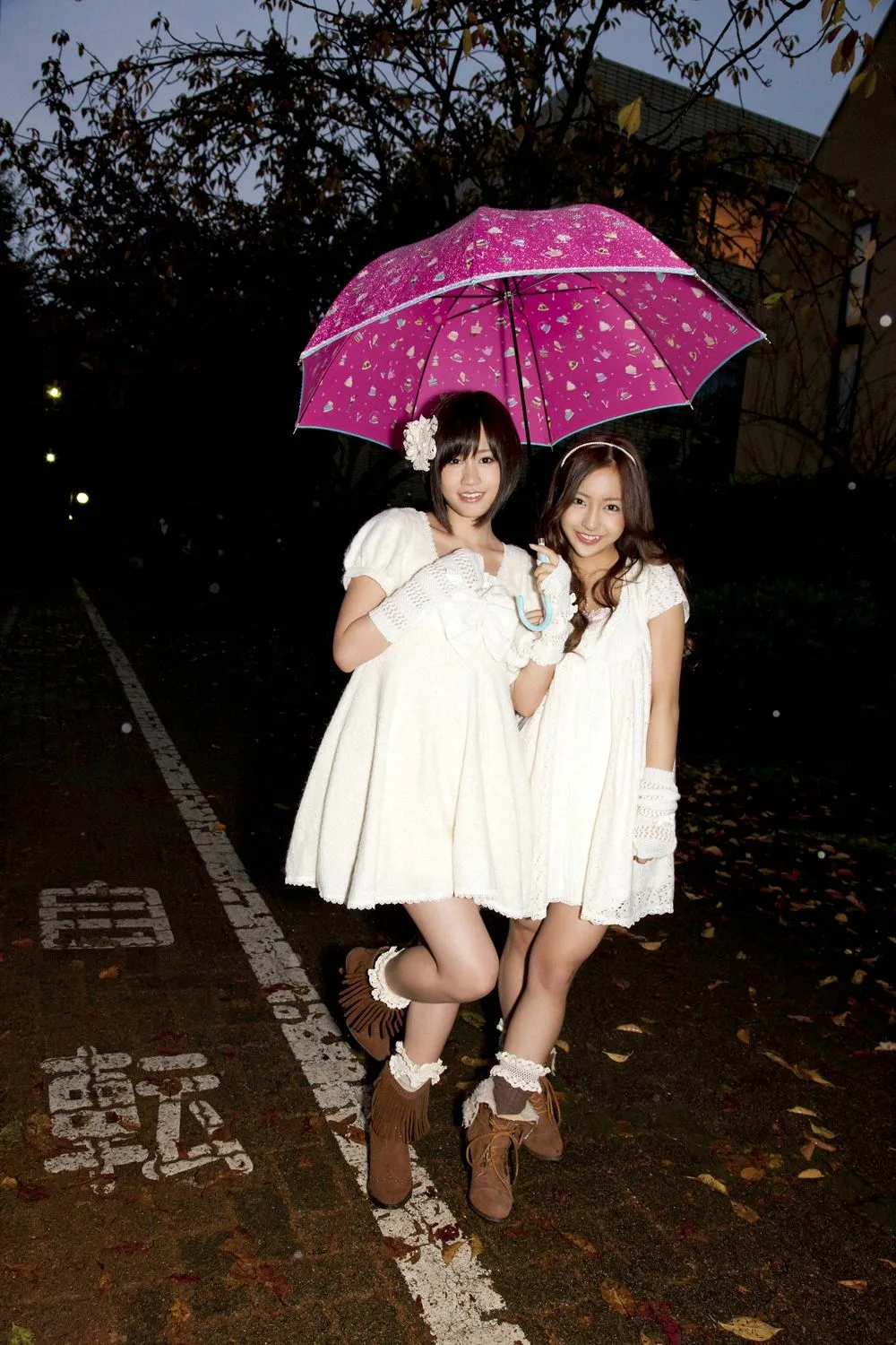 [YS Web] Vol.401 Itano Tomomi và Maeda Atsuko "あっちゃん ともちん、ふたりで" ảnh - 15