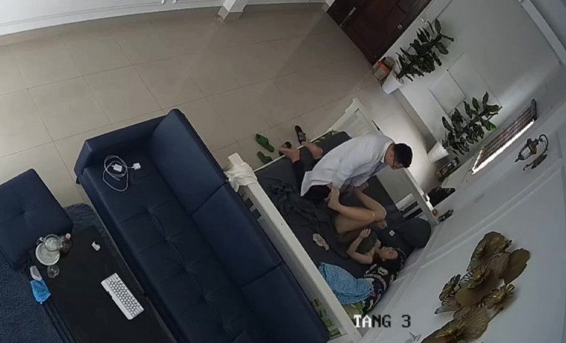 Clip: Hack camera bác sĩ tranh thủ lúc vắng khách làm nhanh một nháy với vợ cực ngon - Clip Hot Việt